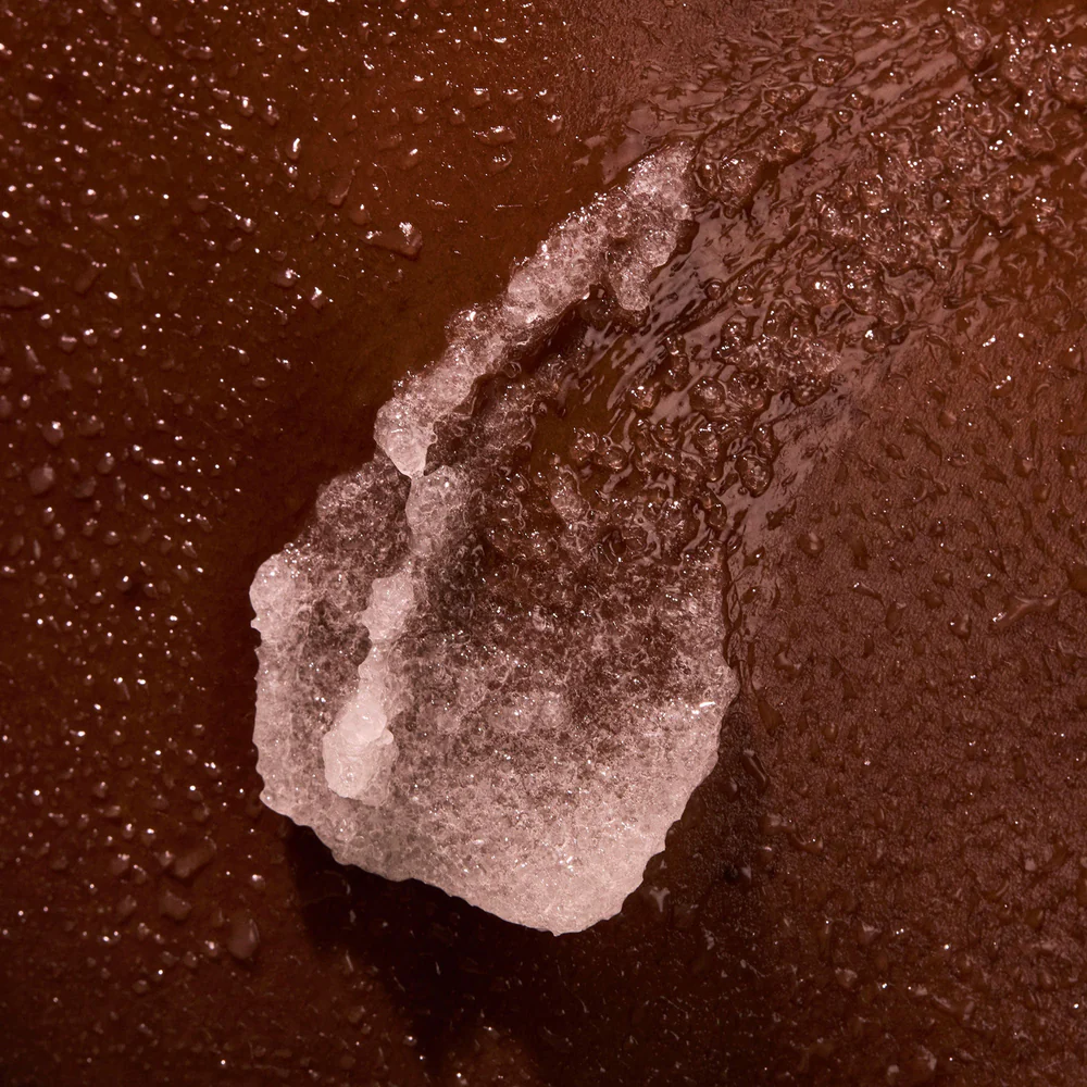 ✨The Glow Getter Bundle:Enriched with linoleic acid plant oil, sugar crystals, 20% glycerin, squalane, shea butter, and plant peptides, it helps firm the skin, promoting a healthy, radiant glow while leaving it more hydrated and plump.